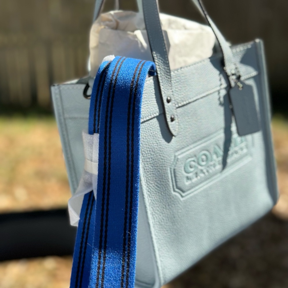 Coach Field Tote 22 Pebble Leather Aqua